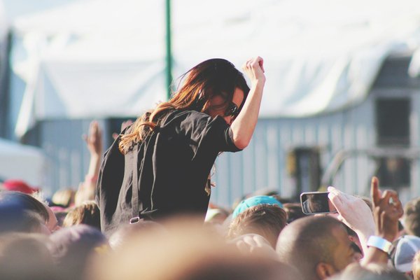 Comment intégrer une gestion écologique des déchets dans les festivals et événements en plein air ?